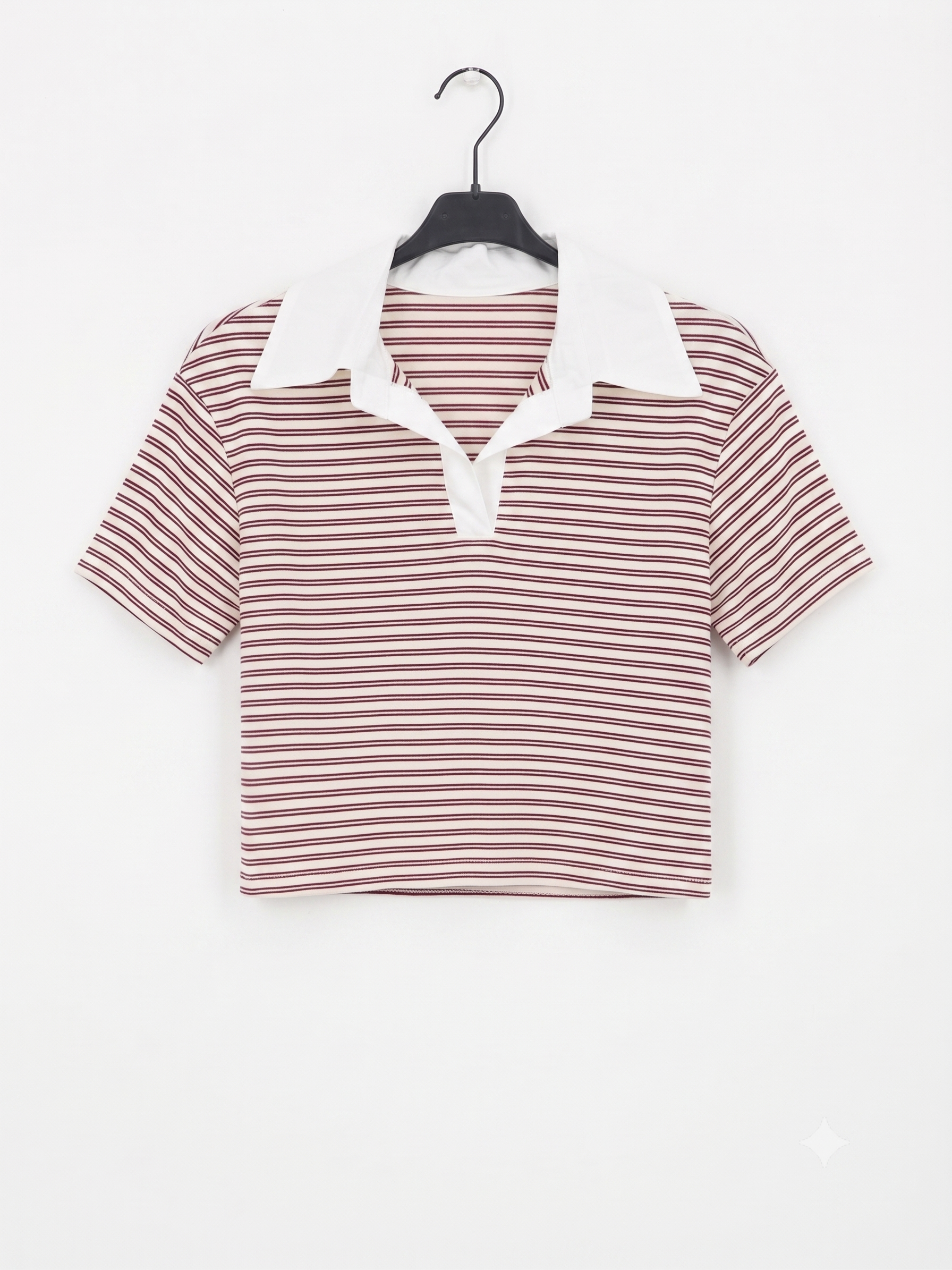 T-shirt colletto a V